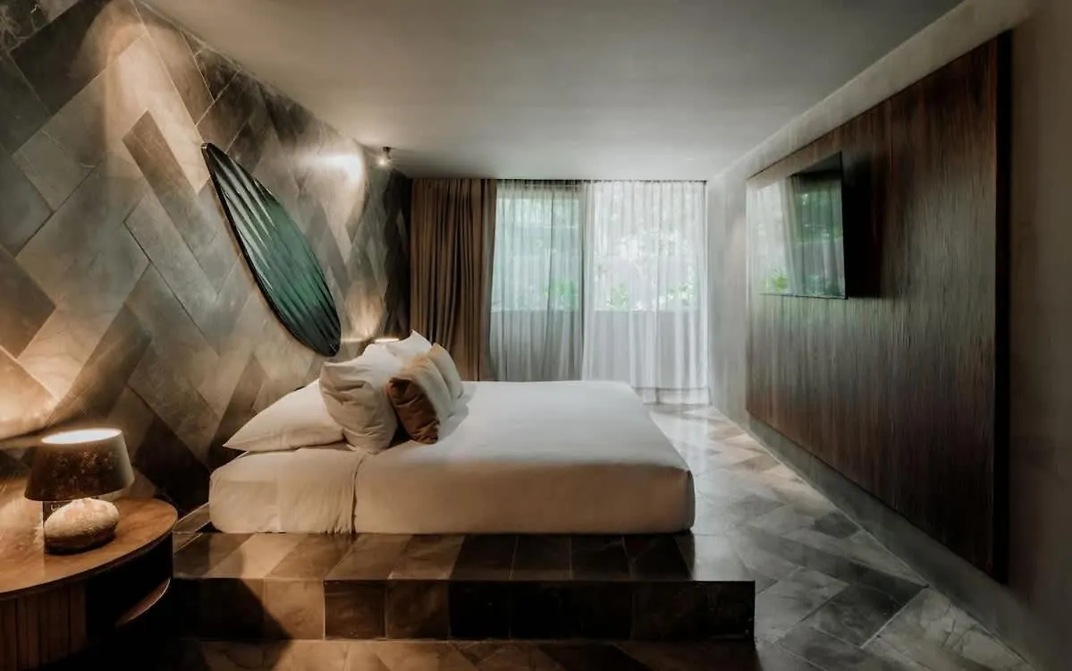 Barneys Ny Gold Residence - Pool - Concierge Tulum