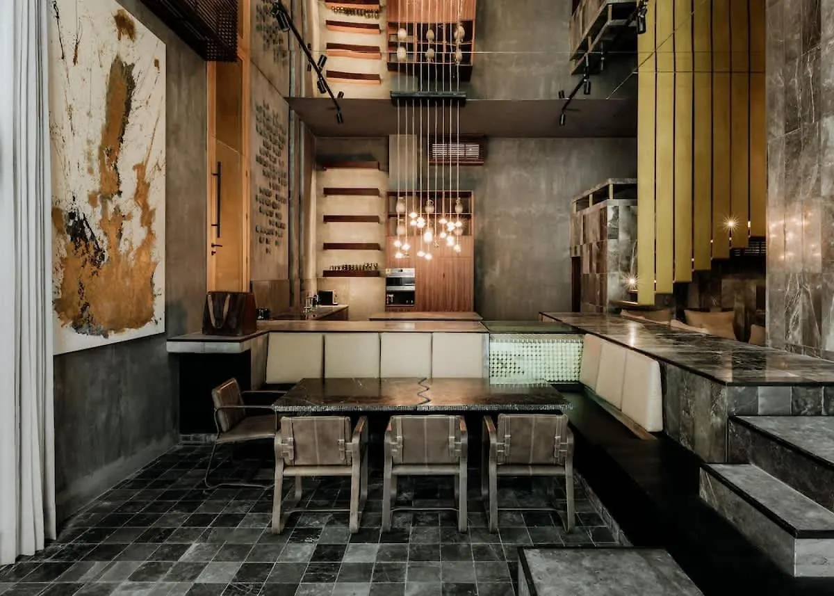 Barneys Ny Gold Residence - Pool - Concierge Tulum